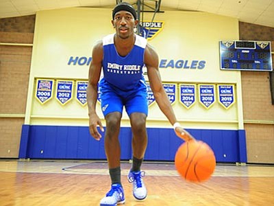 Les Stukenberg/The Daily Courier<br>
Embry Riddle Aeronautical University’s basketball reserve guard Greg Edwards is a U.S. Navy veteran who served for eight years.