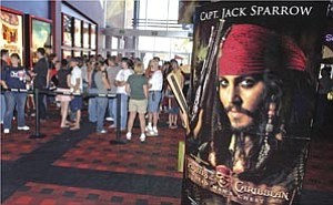 Courier/Nathaniel Kastelic
A line forms Monday at a showing of ŒPirates of the Caribbean: Dead Man¹s Chest¹ at Harkins Theatres in Prescott Valley.