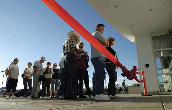 The Daily Courier/Jo. L. Keener 
Shoppers form a line at 7:35 a.m. Wednesday morning, prior to the grand opening of Kohl’s in Prescott Valley. This is the first major department store to open in the town.