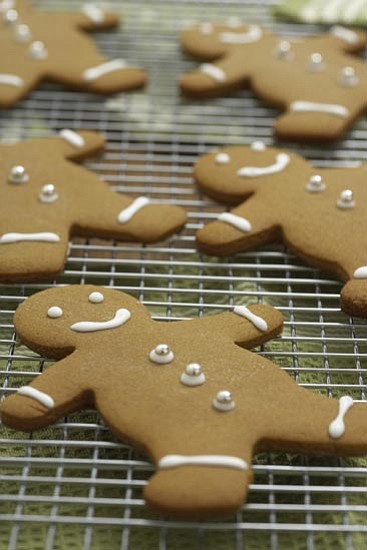The Christmas cookies are piling up – around your waist. Time to do something about shedding the extra pounds.
