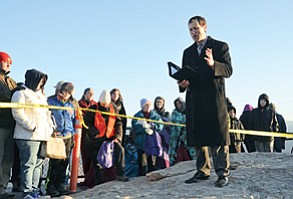 Pastor Patrick Dotson of Grand Canyon Community Church delivers the sermon for the Easter service at Mather Point.  Photos/Michael Quinn, NPS