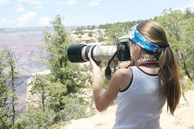 <br>Photo/ Erika Skogg/American Park Network<br>
Participants in the free Canon Photography in the Parks workshop can learn from the pros while using free, top-of-the-line Canon cameras and lenses.