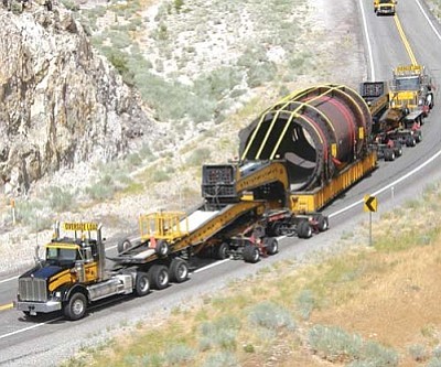 Big Rig Rumbles Into Kingman For Overnight Stay 