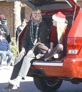 <i>Photo by Christyl Buckles</i>
<b>Mayor Allen Affeldt was sworn into office Nov. 22, during the Winslow City Council meeting. He was accompanied by wife Tina during the 59th annual Christmas Parade Nov. 19.
</b>