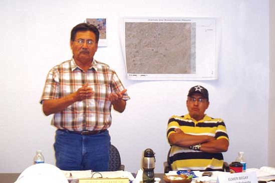 Supervisor Jesse Thompson (left) met with Navajo Nation Council Delegate Elmer Begay (right) and other stakeholders at a meeting about the water shortage issues on southwestern Navajo land in Winslow on Aug. 13.