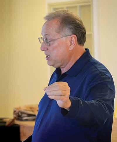 Winslow City Administrator Jim Ferguso moderates the Winslow Strategic Planning Session March 7. Photo/Todd Roth