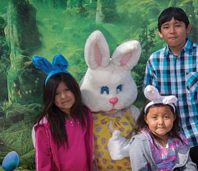 Winslow Easter egg hunt draws hundreds of kids | Navajo-Hopi Observer ...
