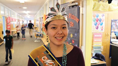 Miss Indian NAU Jayme Biakeddy at Kinsey School near the university. Biakeddy talked to students about the importance of school and reading. Photo/Theresa Bierer