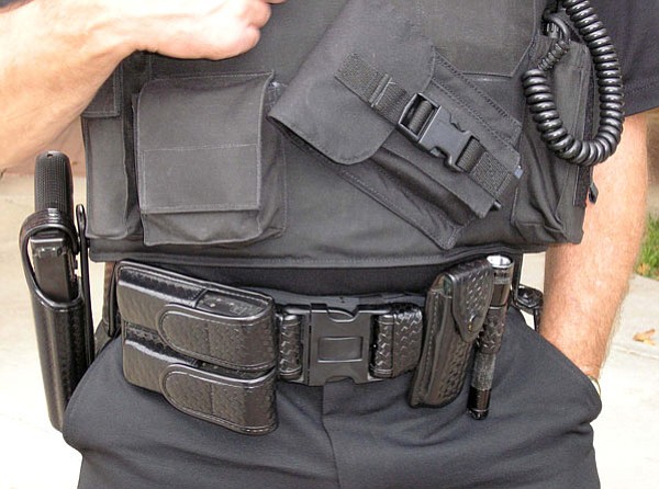 Prescott Valley Police use external vest to lessen back strain for ...