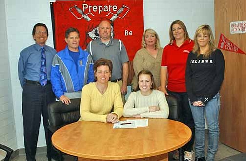 VVN/Wendy Phillippe
Kelsey Wokasch signed Letter of Intent to play volleyball at ERAU next year.