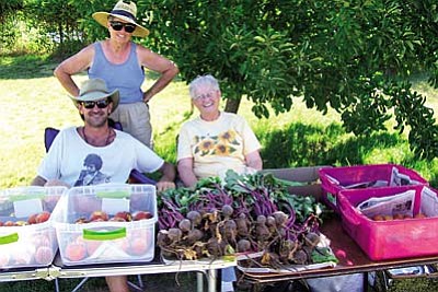 Cornville Farmer&#8217;s Market<br /><br /><!-- 1upcrlf2 -->Cornville holds a farmers market Mondays, 5-7 p.m. at Windmill Park, off Cornville Road. Wonderful home grown produce and a great atmosphere with the community gathering. The goal is to eat healthy, socialize and be happy. As the season comes into play and produce has reached its peak, they will have a great selection to choose from. If you have produce and want to join Cornville Market, they would love to have you. For further information call Lois Hook at (928) 649-3190 or e-mail loishoo@cableone.net.