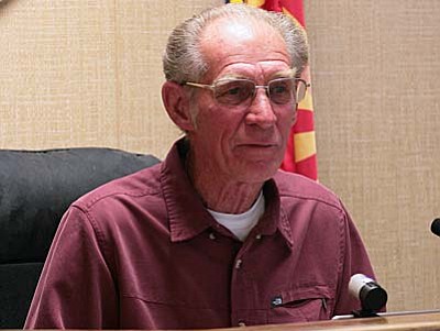 At Tuesday’s special session, Town Council will discuss Planning and Zoning Commissioner Bob Burnside’s conduct at a recent P&Z meeting. VVN file photo/Bill Helm