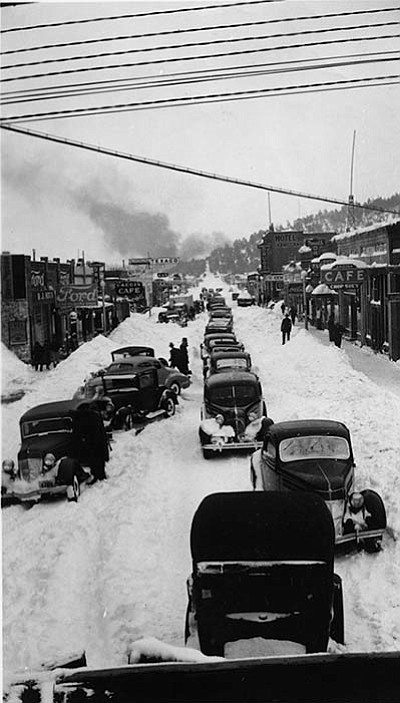 Downtown Williams experiences a snowstorm in 1937.  Photos/Williams Library Historical Photo Archive