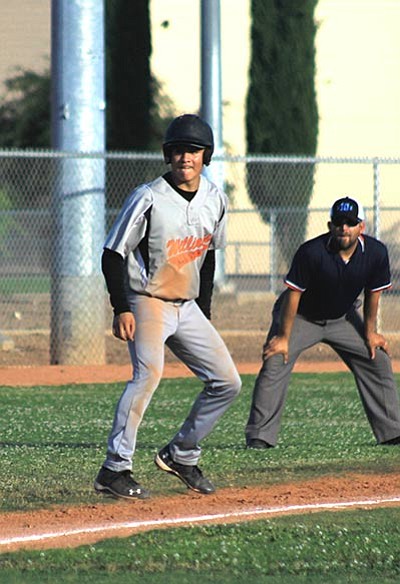 Dorian Ayala waits to steal home against Verde Valley. Wendy Howell/WGCN