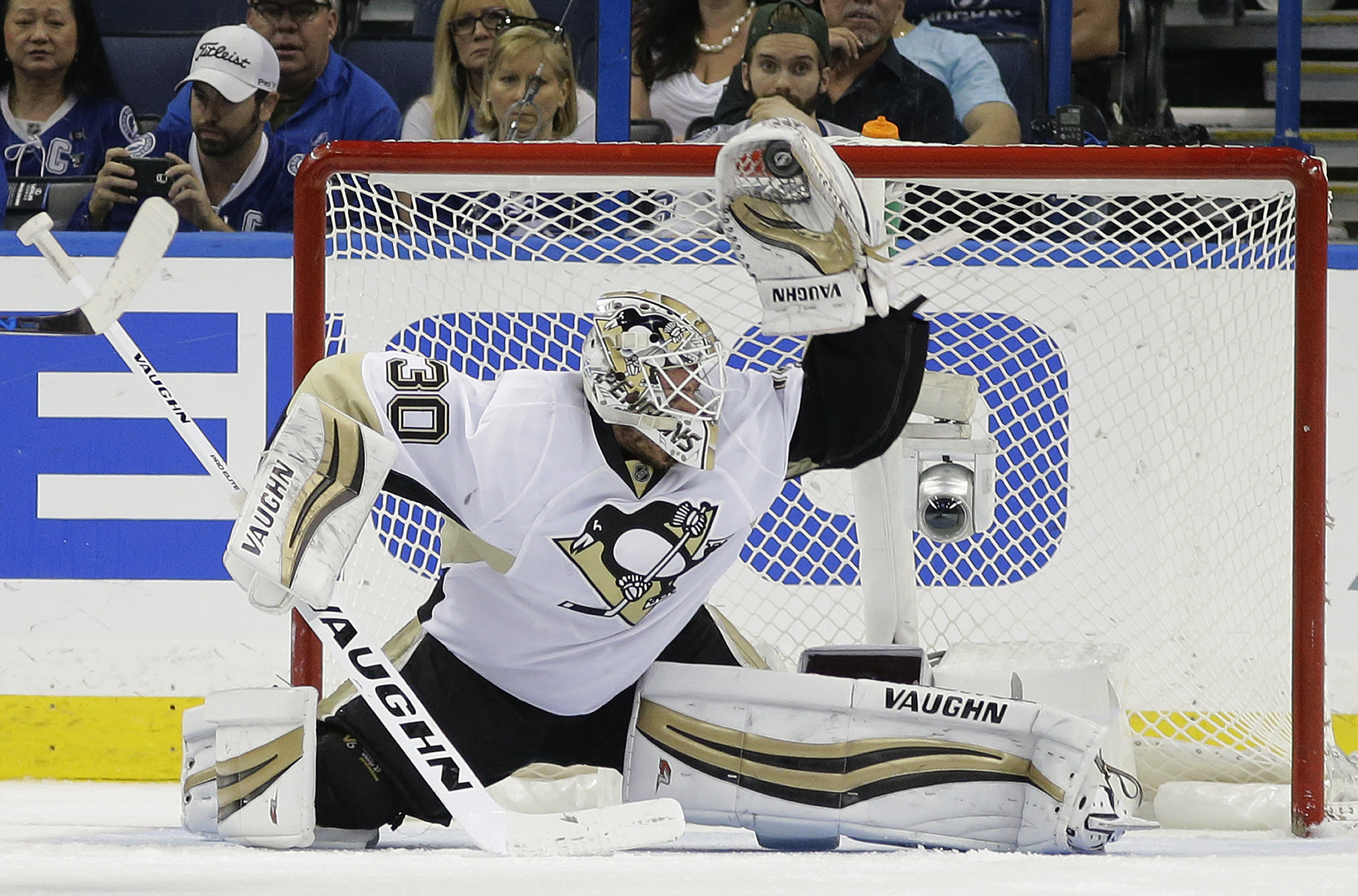 crosby kessel help penguins beat lightning 4 2 in game 3 the