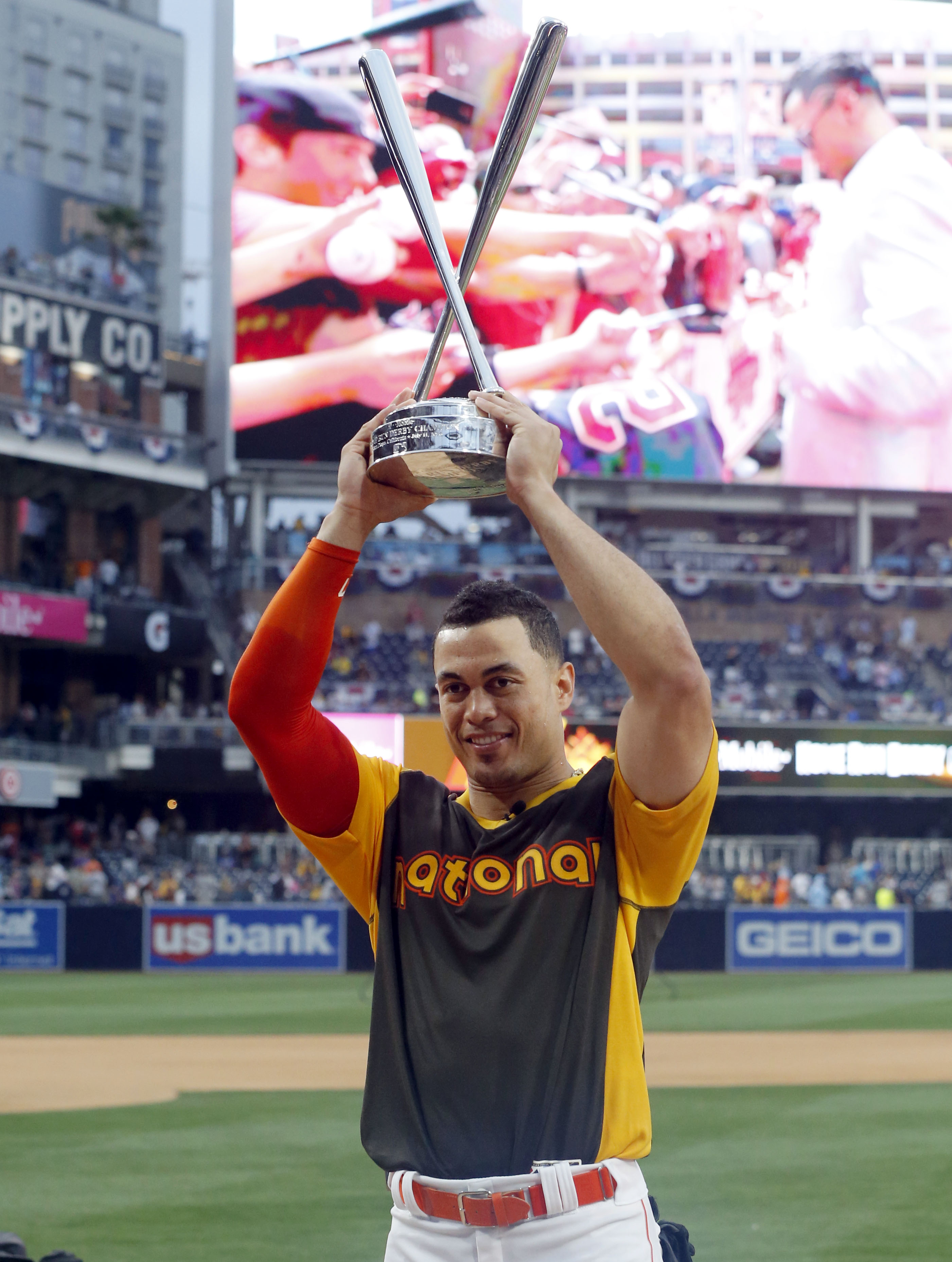 Giancarlo Stanton hits record 61 home runs, defeats defending