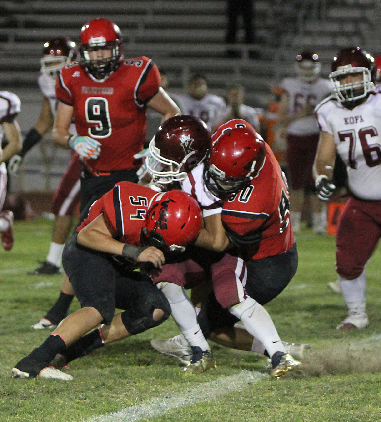 Lee Williams stands strong to hold off Kofa, 14-13 | Kingman Daily ...