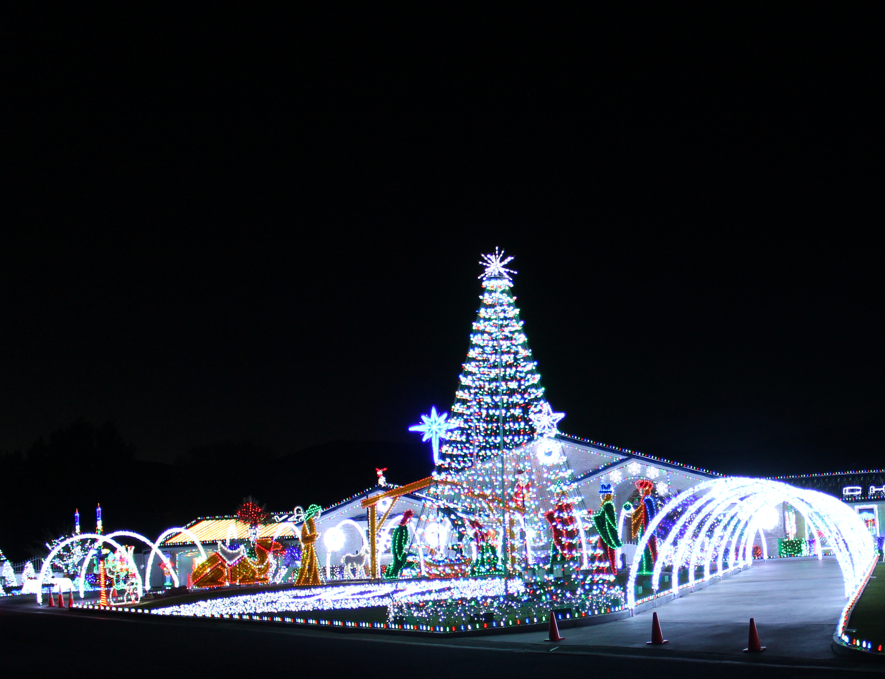 It's beginning to look a lot like Christmas Kingman home to get