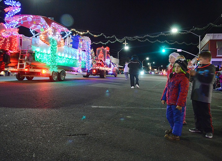 Kingman came out in force for Christmas spectacular Kingman Daily