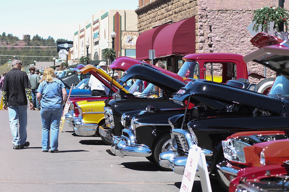 cruisin-the-streets-historic-route-66-car-show-rolls-into-williams