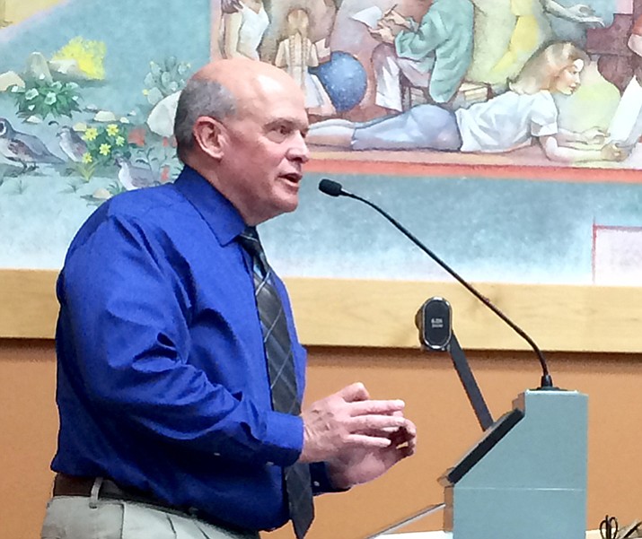 Budget and Finance Director Mark Woodfill explains the proposed Fiscal Year 2017-18 budget to Prescott City Council members May 25. (Sue Tone/Courier)