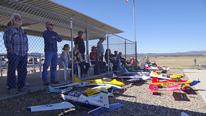 Crowds and planes at the Chino Valley Model Aviator's 2017 Steve Crowe Memorial Fun Fly on Saturday, Sept. 23. (Courtesy/Marc Robbins)