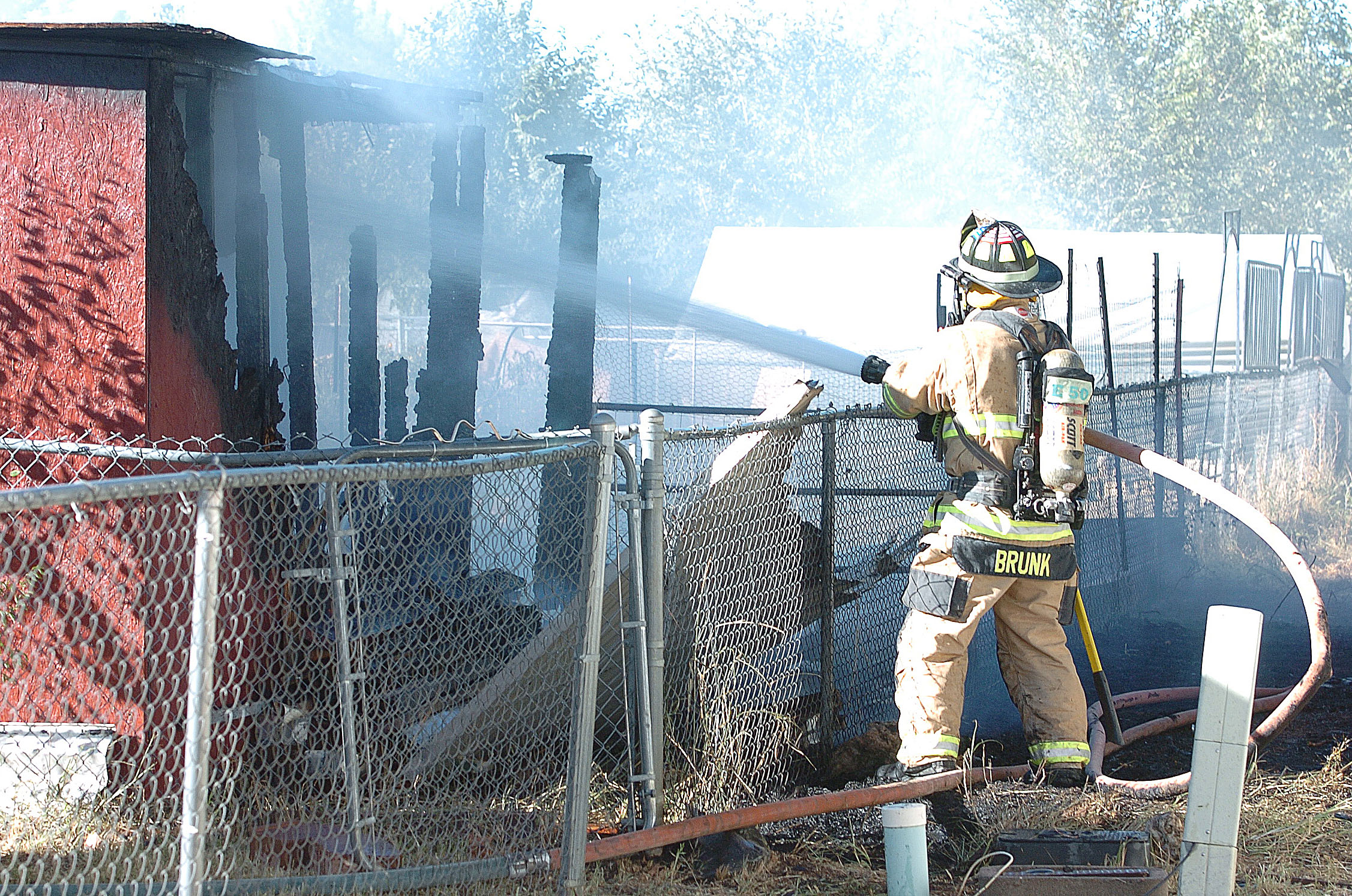 PV shed fire endangers other structures | The Daily Courier | Prescott, AZ