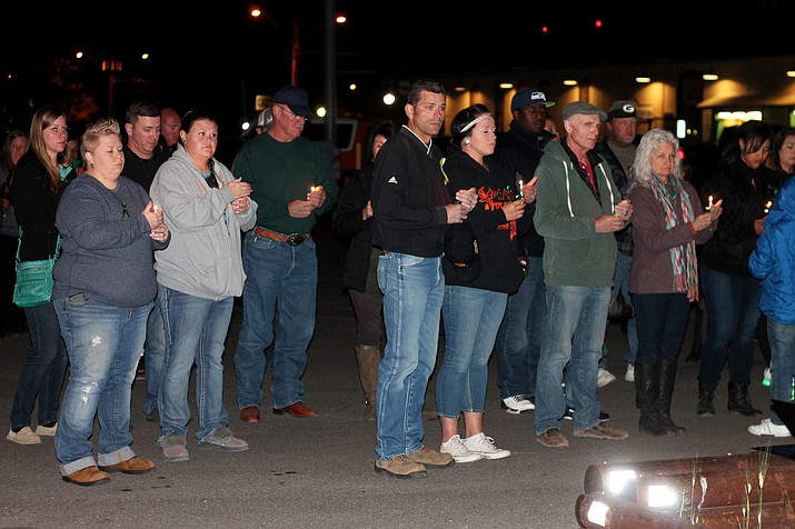 At a Sunday, Oct. 22 vigil for slain Glendale kindergarten teacher Cathryn Gorospe (Erin Ford/Williams-Grand Canyon News)