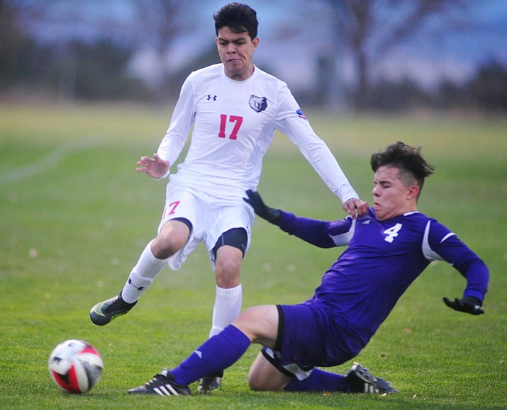 Bradshaw Mountain’s Ivan Valera (17) moves the ball along the sideline as the Bears take on Cesar Chavez during the Alliance Tournament on Thursday, Nov. 30, 2017, in Prescott. (Les Stukenberg/Courier)