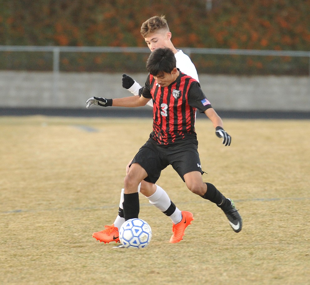 Bradshaw Mountain's Alan Pulido controls the ball as the Bears traveled to cross town rival Prescott in a soccer double header Tuesday. (Les Stukenberg/Courier)