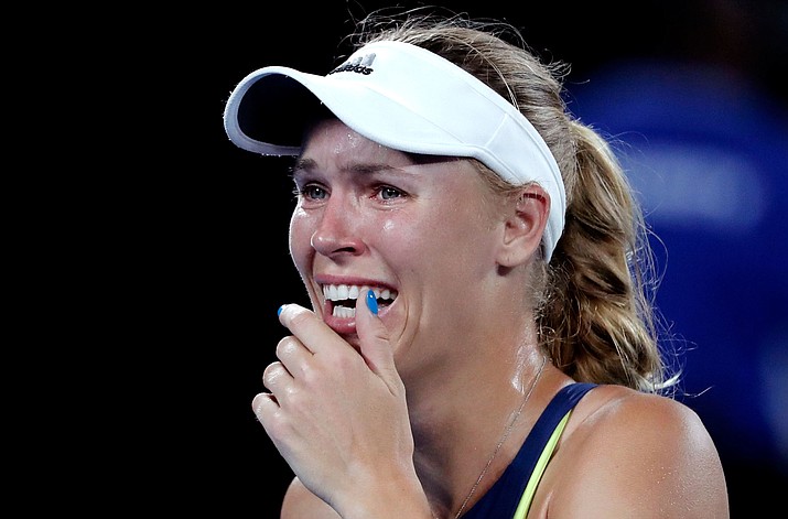 Alert Tegn et billede filosofi Wozniacki beats Halep to win 1st major at Australian Open | The Daily  Courier | Prescott, AZ