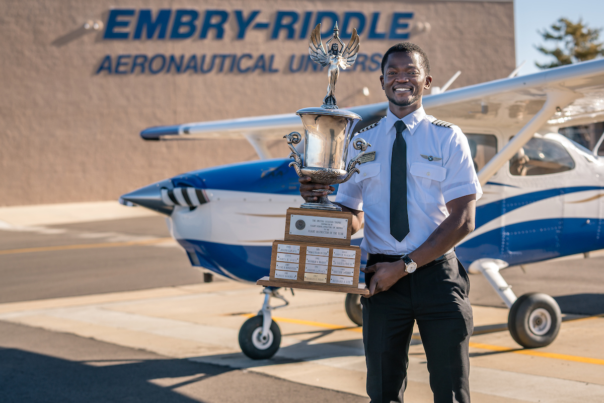 EmbryRiddle pilot is Arizona’s flight instructor of the year The