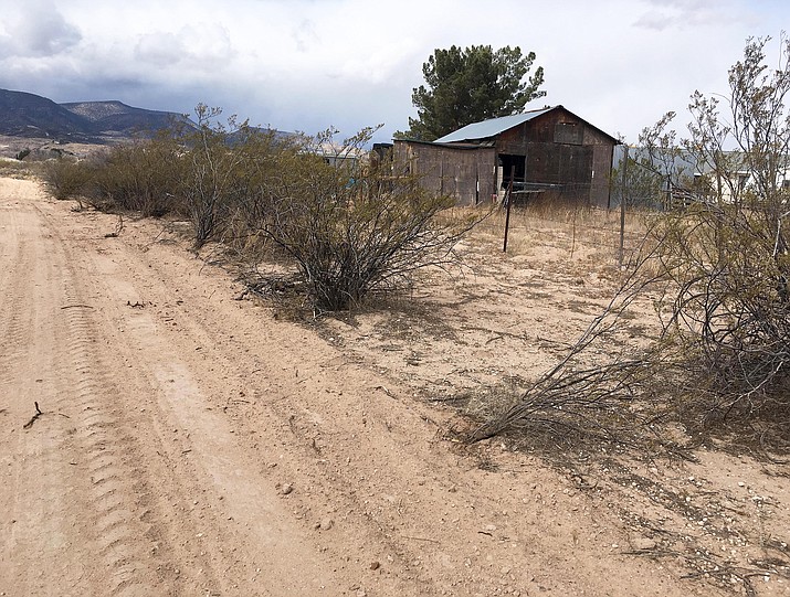 McCracken Lane residents say that the grading of dirt behind their homes is in violation of a 100-foot buffer between them and the yet-to-be-built Camp Verde Sports Complex. In a 6-to-1 vote on Nov. 12, 2008, the Camp Verde Town Council agreed to a buffer. (Photo by Bill Helm) 