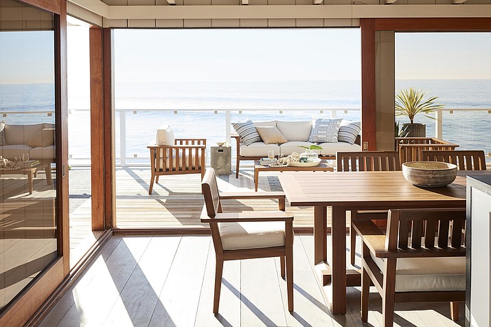 Designer Jamie Durie To Partner With Pottery Barn The Daily Durie S Transterior Es Integrate Elements In Interior Design Through Use Of Vegetation