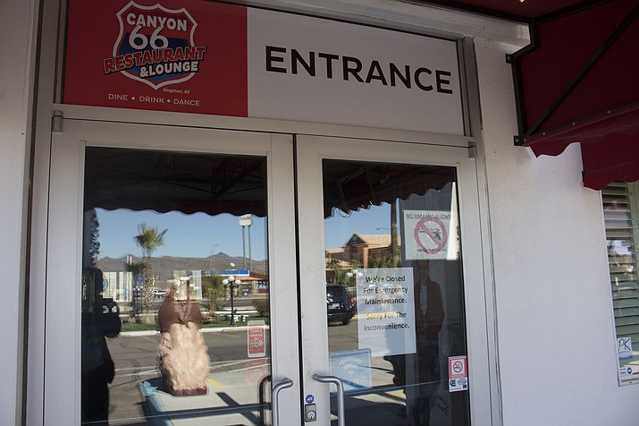 Canyon 66 Restaurant And Lounge Closed Kingman Daily Miner A Sign Posted To The Door At Canyon 66 Restaurant And Lounge Notifies Customers That