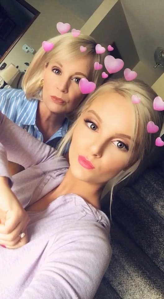 Michelle R Robbins, 45.Tayler R Robbins, 17