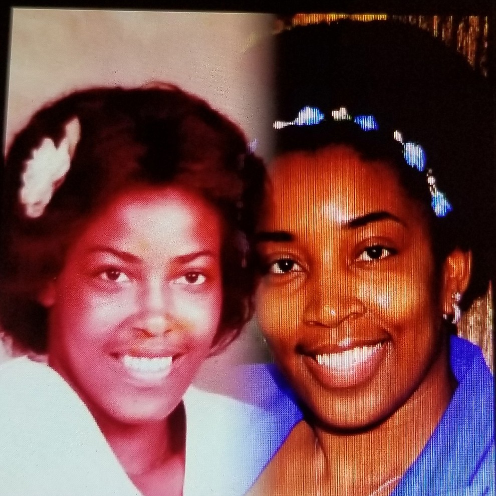 Me and mother
Name of person submitting photo * Carolyn Greene