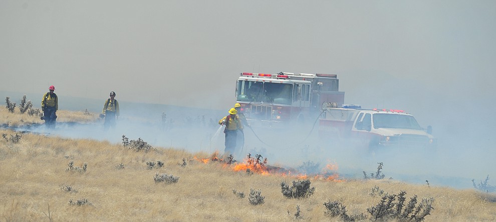 The Viewpoint Fire started along Highway 89A in Prescott Valley Friday morning, May 11, 2018. The fire, driven by a sustained wind, headed north into the Poquito Valley area. (Les Stukenberg/Courier)