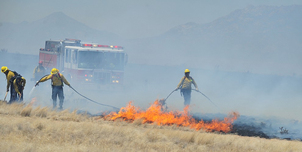 The Viewpoint Fire started along Highway 89A in Prescott Valley Friday morning, May 11, 2018. The fire, driven by a sustained wind, headed north into the Poquito Valley area. (Les Stukenberg/Courier)