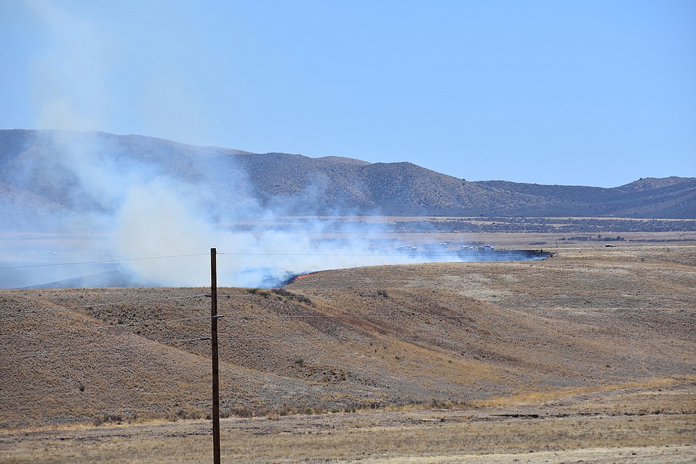 A wildland fire broake out along Fain Road in Prescott Valley Monday, May 14, 2018. The fire began near the intersection of Fain Road and Lakeshore Drive around 10 a.m. (Richard Haddad/WNI)