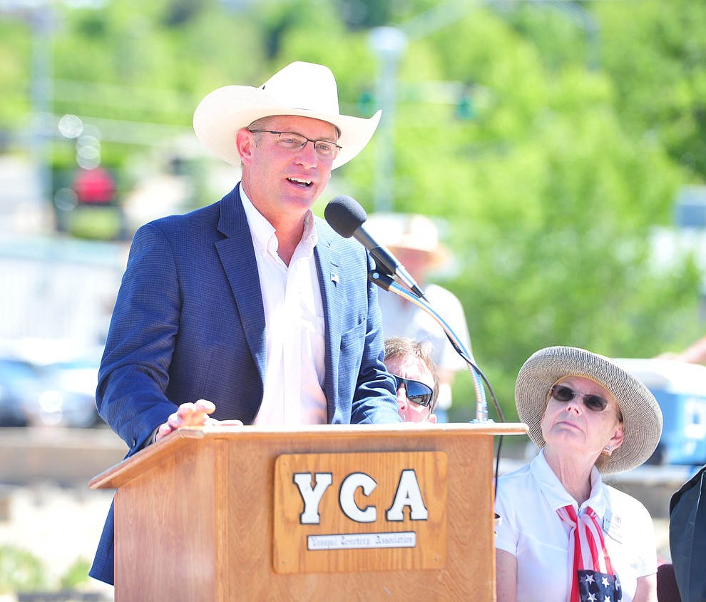 Prescott Mayor Greg Mengarelli speaks during the Citizens Cemetery Memorial Day program Monday, May 28, 2018 in Prescott Prescott. (Les Stukenberg/Courier)