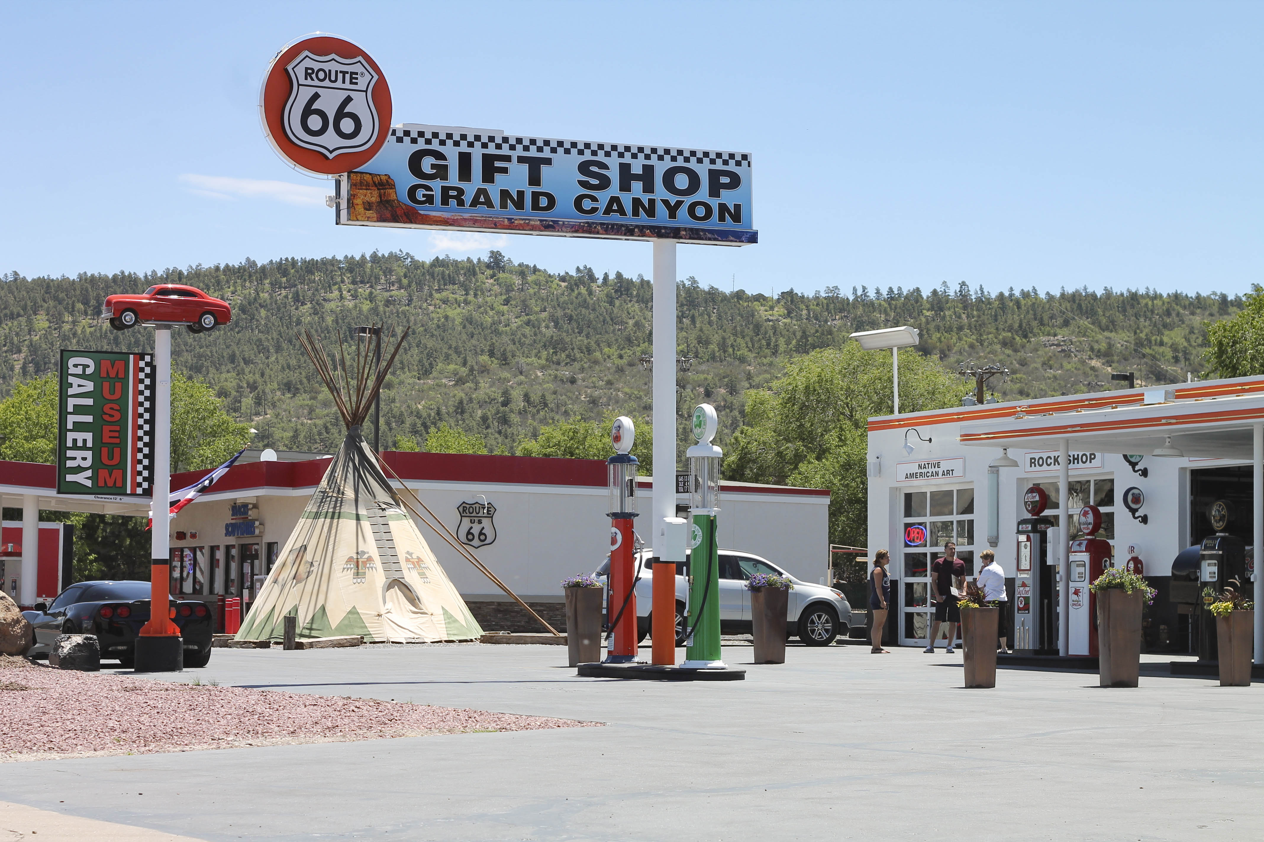 Business beat New gift shop revamps west side of Williams Williams