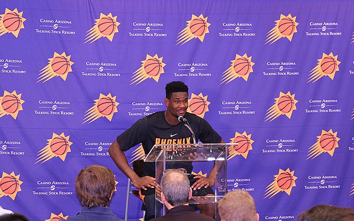 Former Arizona big man Deandre Ayton speaks to media after his pre-draft workout with the Phoenix Suns. Ayton will not be working out for any additional teams. (Photo by Nathanael Gabler/Cronkite News)