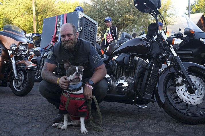 Jesse McCabe and his dog, Duke, stopped in Williams May 16 during the 2018 Run For The Wall ride from California to Washington D.C. (Loretta Yerian/WGCN) 