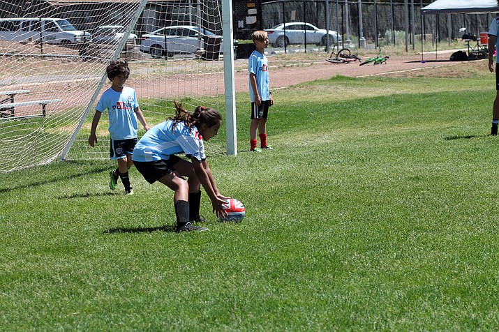 Sophia Maragos stops a ball short of the net. (Erin Ford/WGCN)