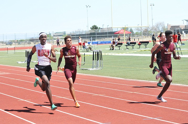 Bradshaw Mountain sprinter Charles Nnantah, shown here running the 200 meters at the Bradshaw Mountain Invitational April 21 at Bob Pavlich Field in Prescott Valley, on July 8 qualified for the open 400m run at USA Track & Field’s Junior Olympic Nationals July 23-29 in Greensboro, North Carolina. (Doug Cook/Courier, file)