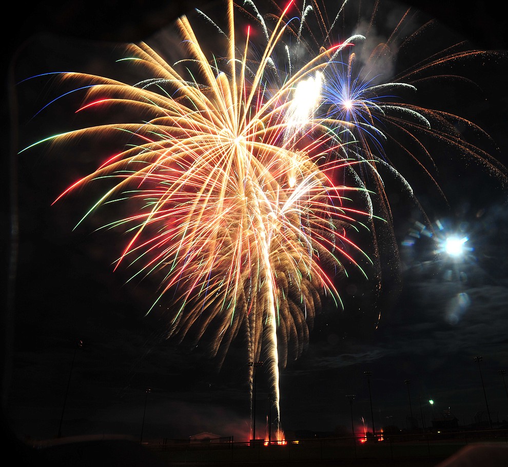 Prescott Valley celebrated their 40th anniversary with a 40 minute fireworks display at Mountain Valley Park Saturday, August 25, 2018. (Les Stukenberg/Courier)