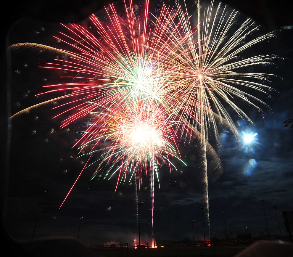 Prescott Valley celebrated their 40th anniversary with a 40 minute fireworks display at Mountain Valley Park Saturday, August 25, 2018. (Les Stukenberg/Courier)