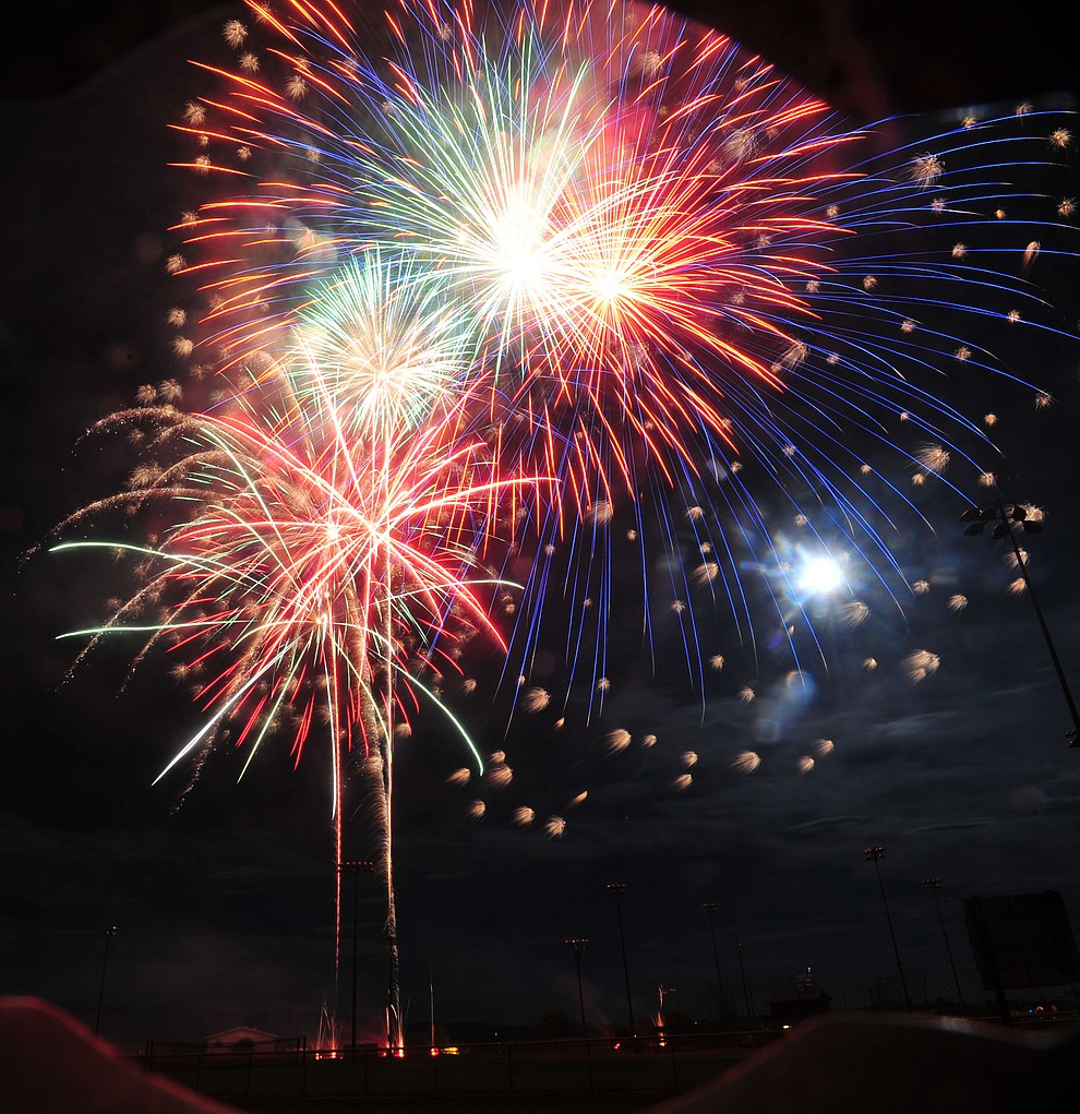 Prescott Valley celebrated their 40th anniversary with a 40 minute fireworks display at Mountain Valley Park Saturday, August 25, 2018. (Les Stukenberg/Courier)