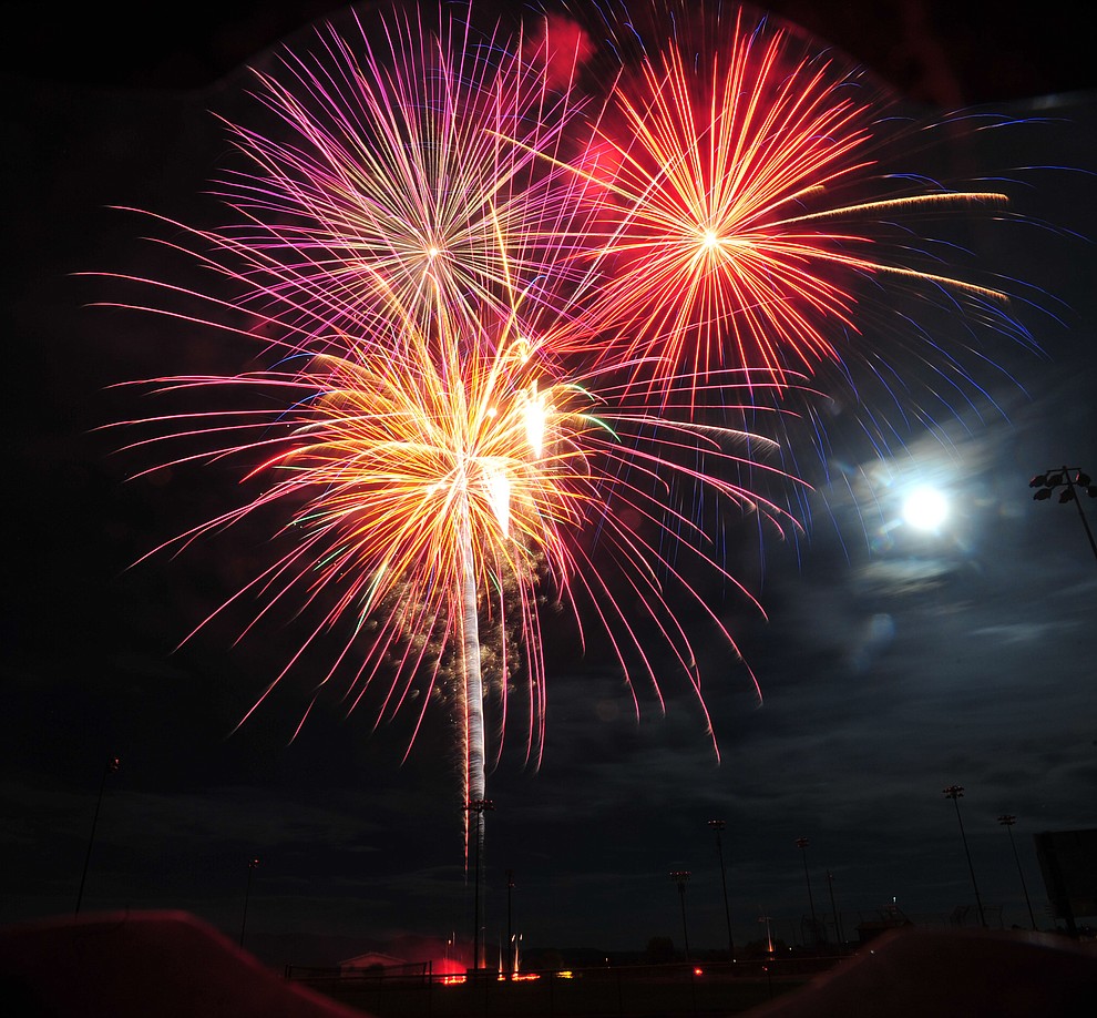 Prescott Valley celebrated their 40th anniversary with a 40 minute fireworks display at Mountain Valley Park Saturday, August 25, 2018. (Les Stukenberg/Courier)
